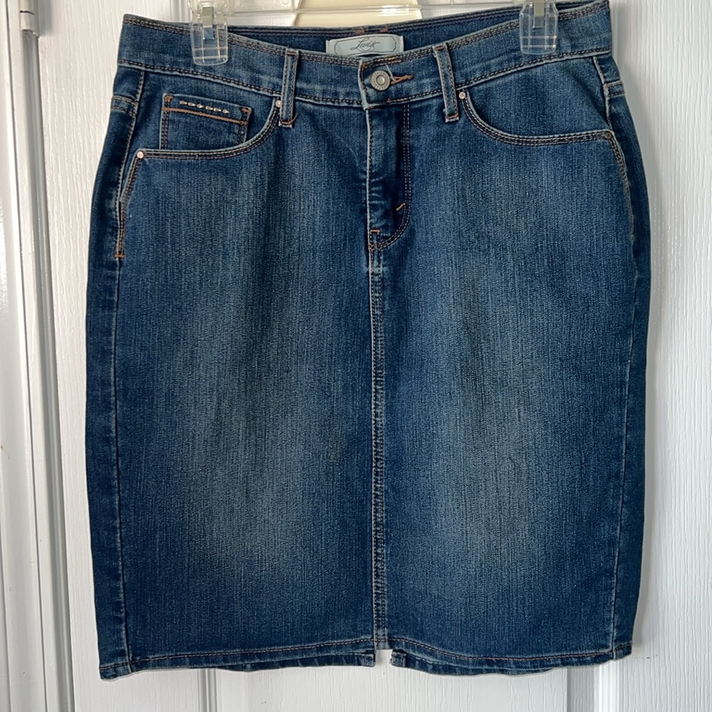 Levi’s Blue Denim Skirt Women’s Size 6